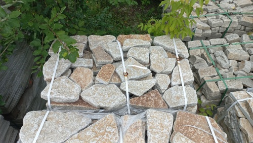 Гранитный плитняк галтованный для парковки купить в Черкесскк