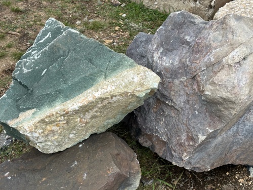 Камни для ландшафтного дизайна зелёные 10-60 килограмм купить в Черкесскк