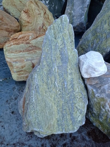 Златолит жёлтый, жёлто-зелёный глыбки и валуны для ланшафтного дизайна купить в Черкесскк