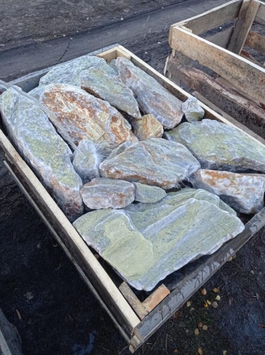 Златолит жёлтый, жёлто-зелёный глыбки и валуны для ланшафтного дизайна купить в Черкесскк