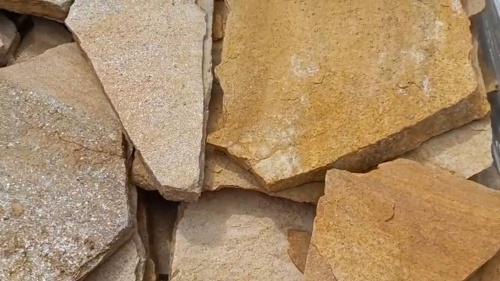 Плитняк златолит жёлтый для цоколя купить в Черкесскк