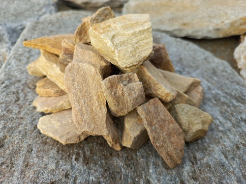 Златолит жёлтый декоративная каменная крошка купить в Черкесскк