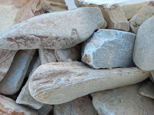 Златолит жёлтый, жёлто-зелёный глыбки и валуны для ланшафтного дизайна купить в Черкесскк