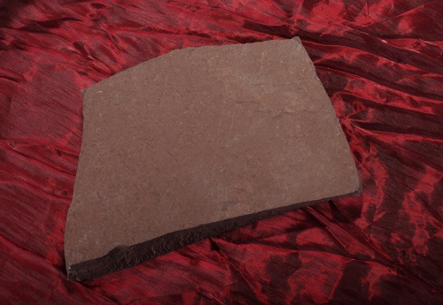 Плитняк лемезит бордовый для цоколя 1,5-2 см купить в Черкесскк