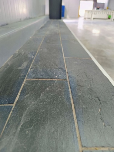 Плитка чёрная из натурального камня фасадная 30 см * 5 см, толщина 7 мм -30 мм купить в Черкесскк