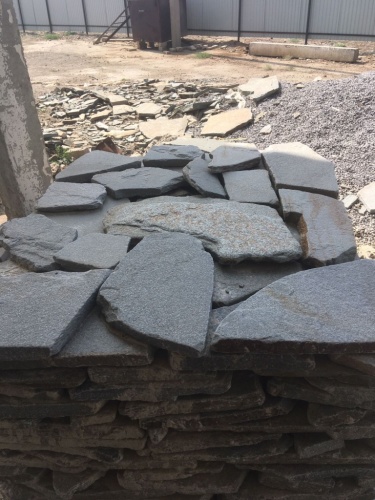 Златолит серебристый галтованный для лестниц купить в Черкесскк