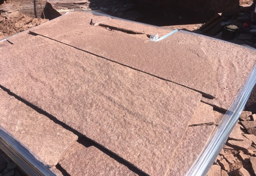 Плитняк лемезит бордовый для ступеней 20-25 мм купить в Черкесскк